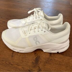 On Clouds Cloudpulse Mens 10.5 M Speedboats Swiss Tec Lace Up Athletic Sneakers